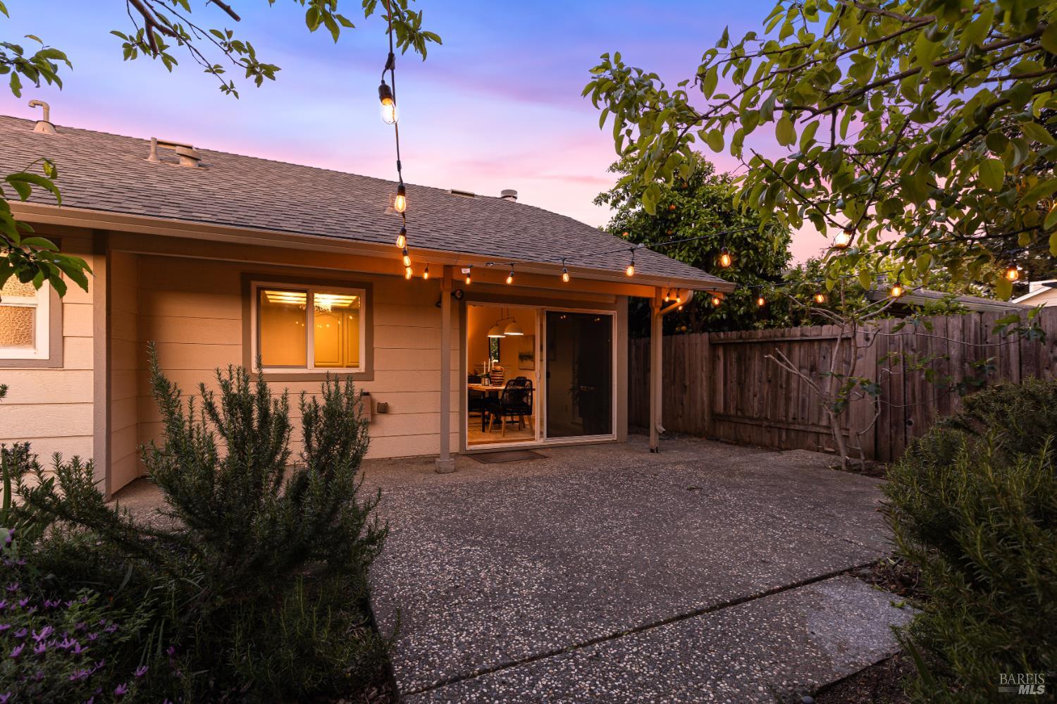 Detail Gallery Image 8 of 47 For 340 Kendrick Ln, Vacaville,  CA 95687 - 3 Beds | 2 Baths