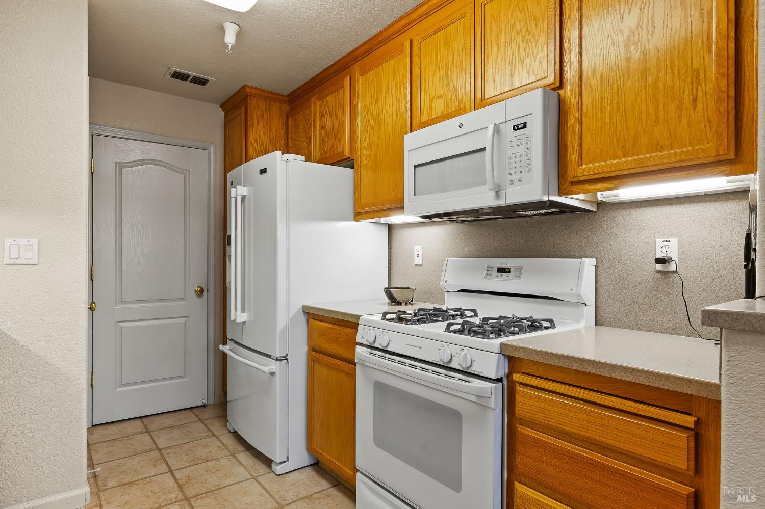 Detail Gallery Image 23 of 45 For 160 Sutherlin Ln, Fairfield,  CA 94534 - 2 Beds | 2/1 Baths