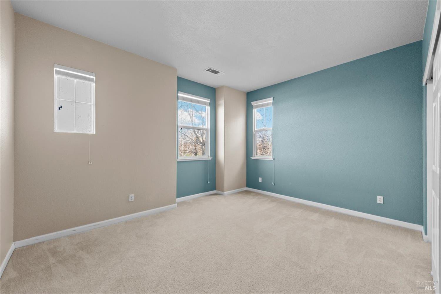 Detail Gallery Image 34 of 47 For 1325 Valley Glen Dr, Dixon,  CA 95620 - 3 Beds | 2/1 Baths