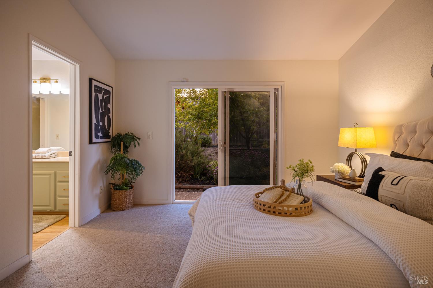 Detail Gallery Image 6 of 47 For 340 Kendrick Ln, Vacaville,  CA 95687 - 3 Beds | 2 Baths