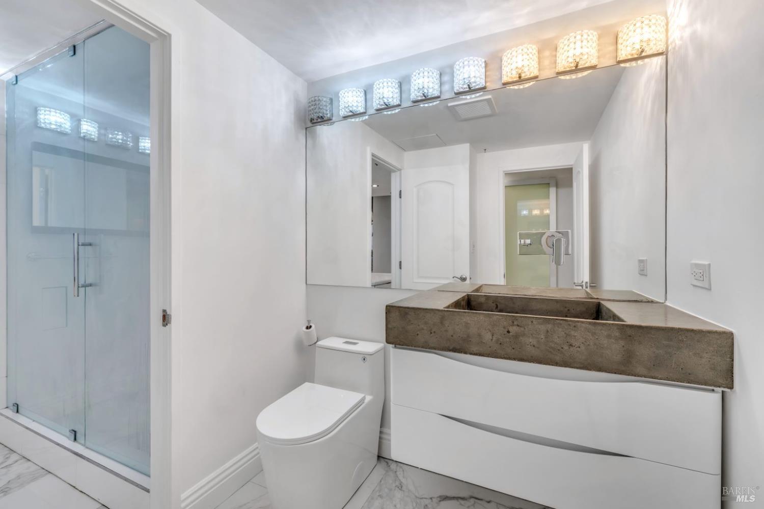 Detail Gallery Image 72 of 83 For 6363 Christie Ave #2513,  Emeryville,  CA 94608 - 1 Beds | 1 Baths