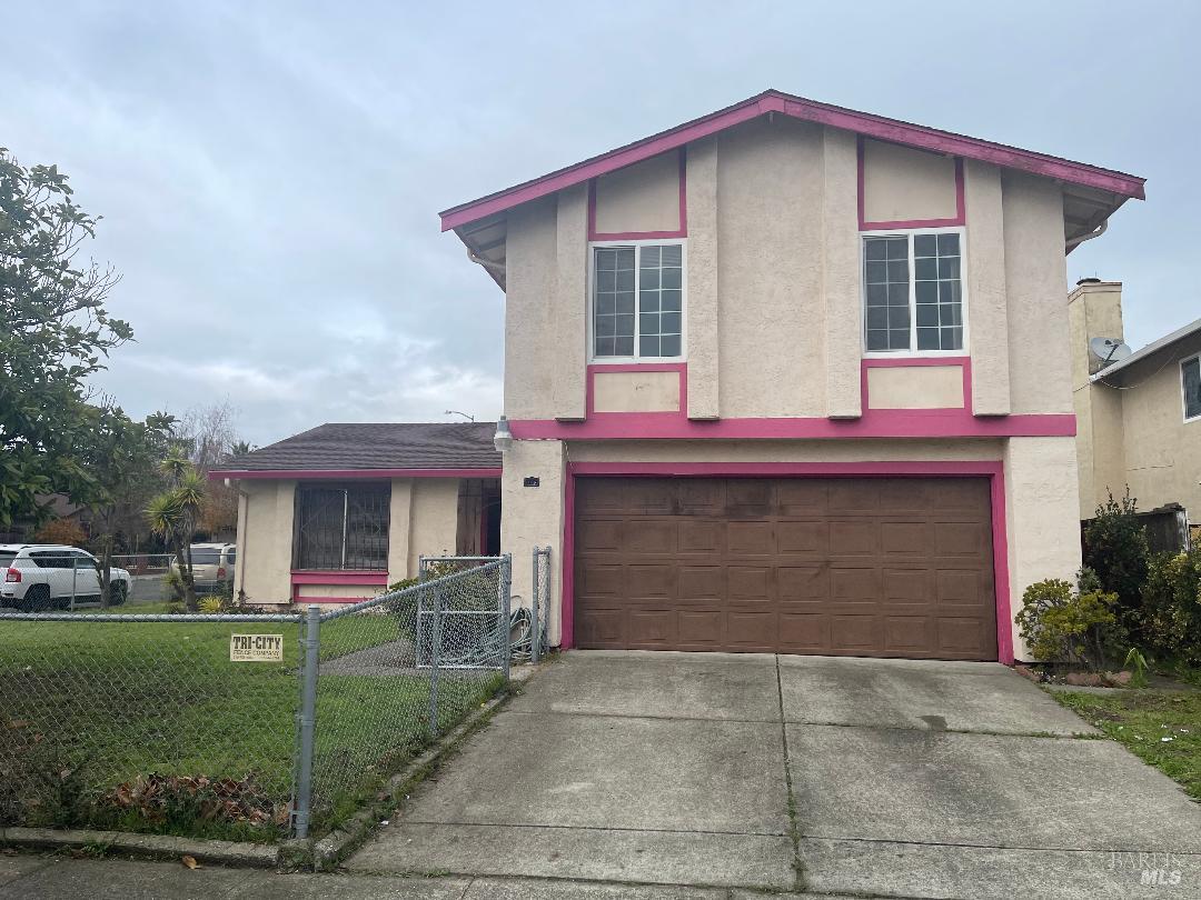 Detail Gallery Image 2 of 15 For 100 Obsidian Ct, Vallejo,  CA 94589 - 4 Beds | 2/1 Baths