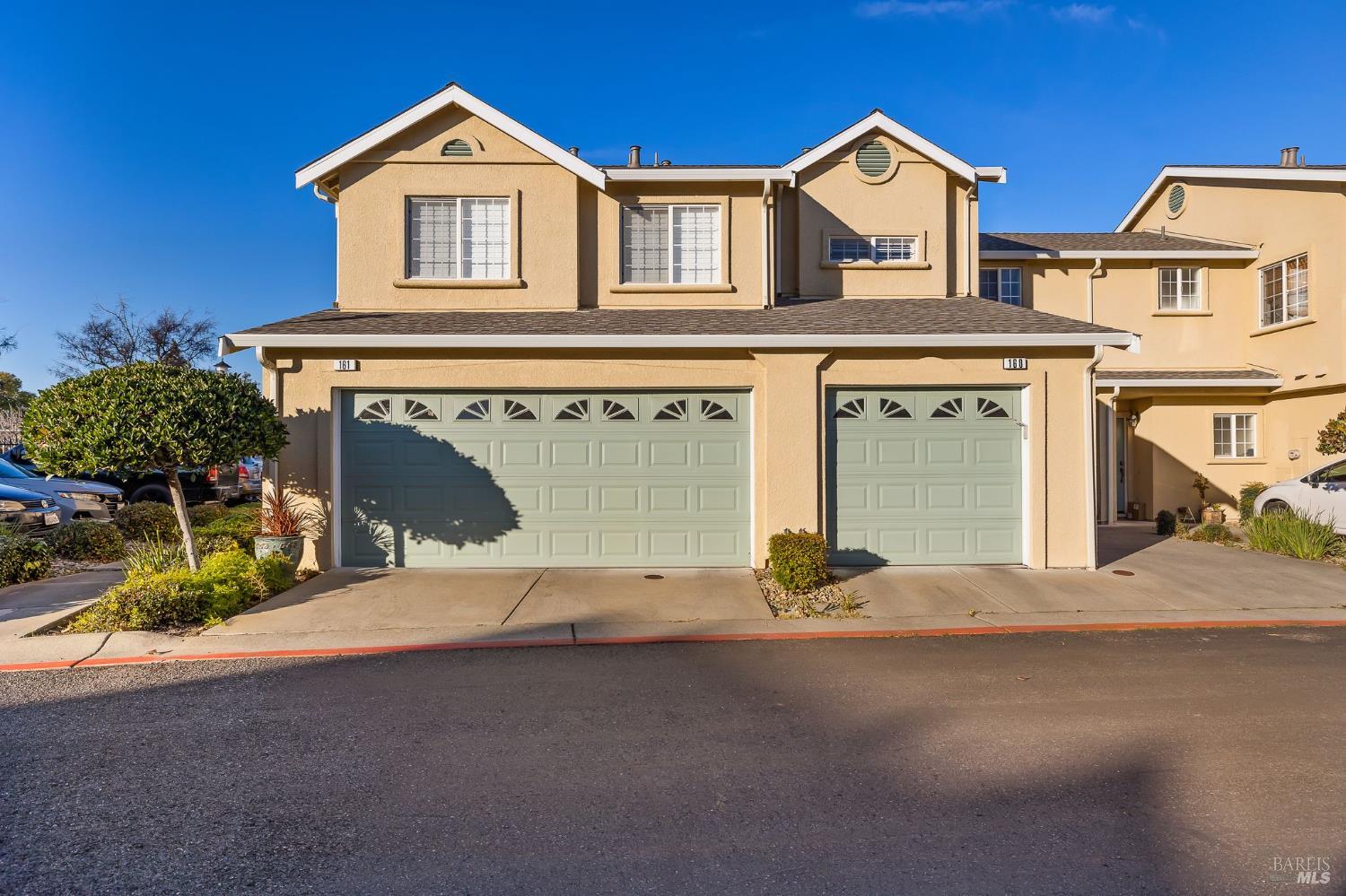 Detail Gallery Image 2 of 45 For 160 Sutherlin Ln, Fairfield,  CA 94534 - 2 Beds | 2/1 Baths