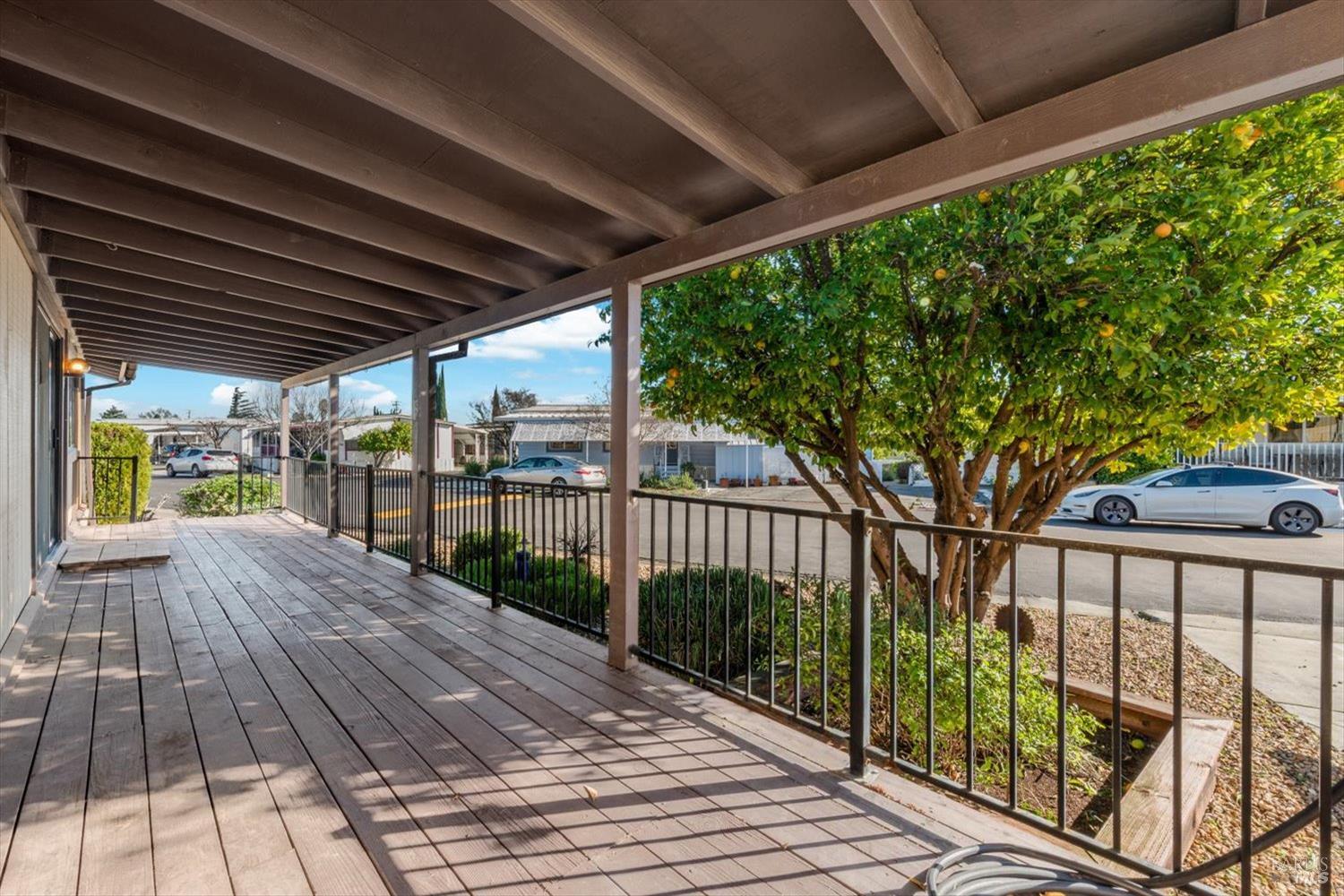 Detail Gallery Image 6 of 30 For 76 Lemon Tree Cir, Vacaville,  CA 95687 - 2 Beds | 2 Baths