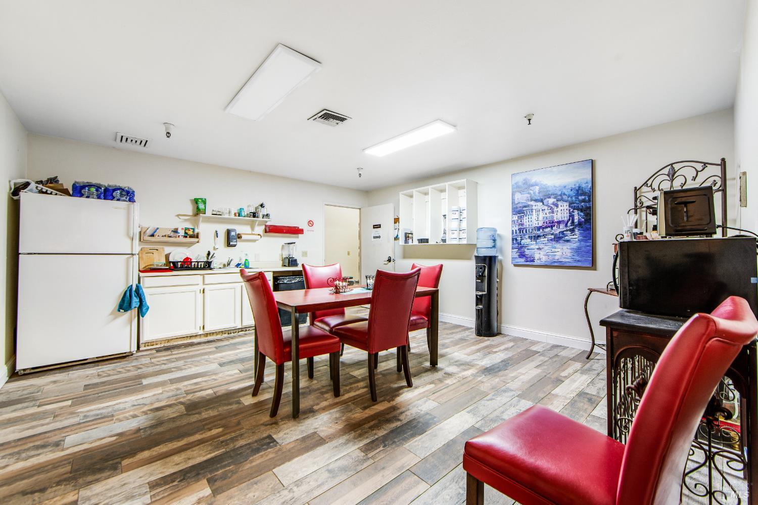 Detail Gallery Image 17 of 21 For 145 3rd St, Santa Rosa,  CA 95401 - – Beds | – Baths