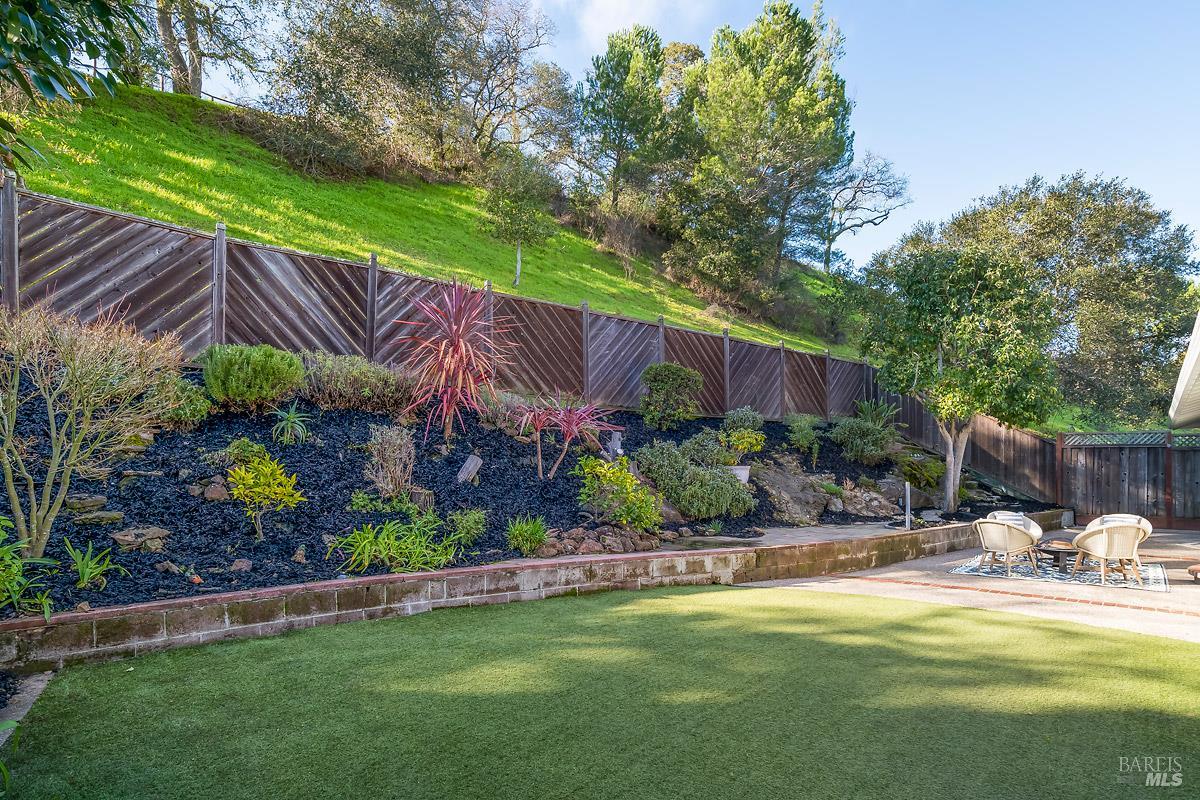 Detail Gallery Image 12 of 19 For 1125 Cambridge St, Novato,  CA 94947 - 3 Beds | 2 Baths