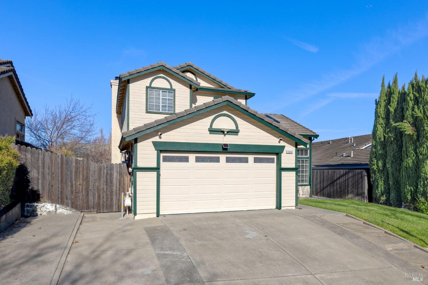 Detail Gallery Image 2 of 61 For 1626 Highland Cir, Fairfield,  CA 94534 - 4 Beds | 2/1 Baths