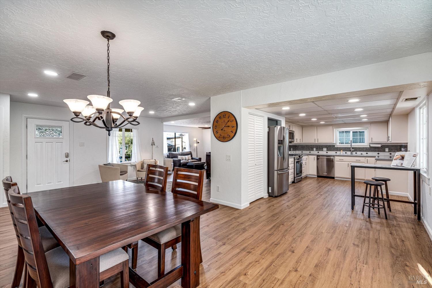 Detail Gallery Image 8 of 35 For 2164 Patton Ave, Napa,  CA 94559 - 4 Beds | 2 Baths