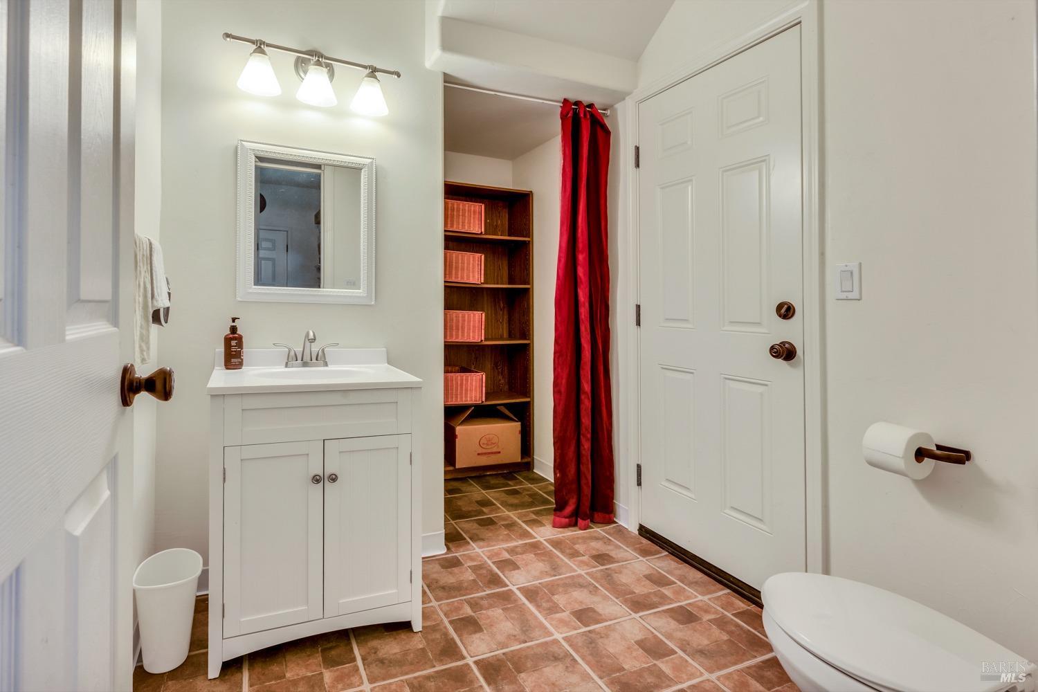 Detail Gallery Image 32 of 51 For 2720 Hartley St, Lakeport,  CA 95453 - 4 Beds | 3/1 Baths