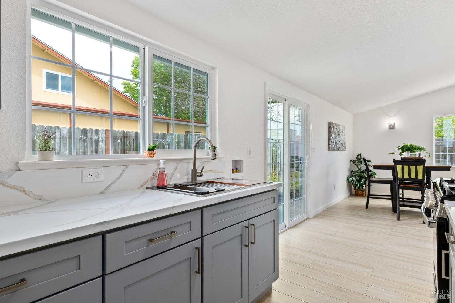 Detail Gallery Image 15 of 41 For 240 Rinaldo Dr, Vallejo,  CA 94589 - 3 Beds | 1 Baths