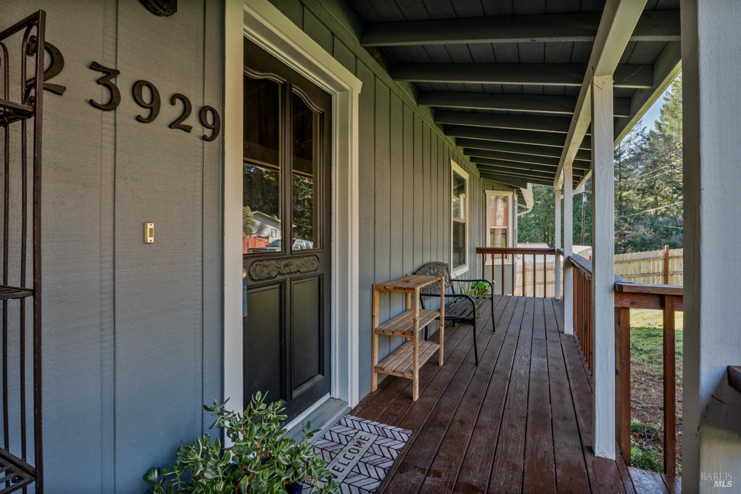 Detail Gallery Image 2 of 25 For 23929 Nutmeg Pl, Willits,  CA 95490 - 3 Beds | 2 Baths