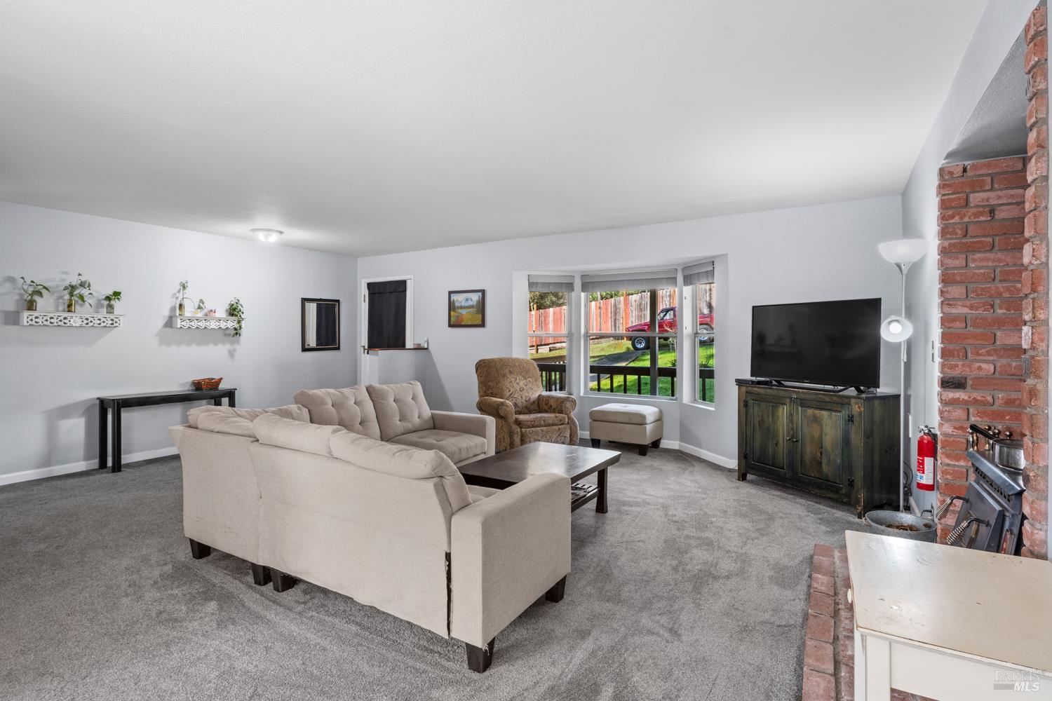 Detail Gallery Image 5 of 25 For 23929 Nutmeg Pl, Willits,  CA 95490 - 3 Beds | 2 Baths