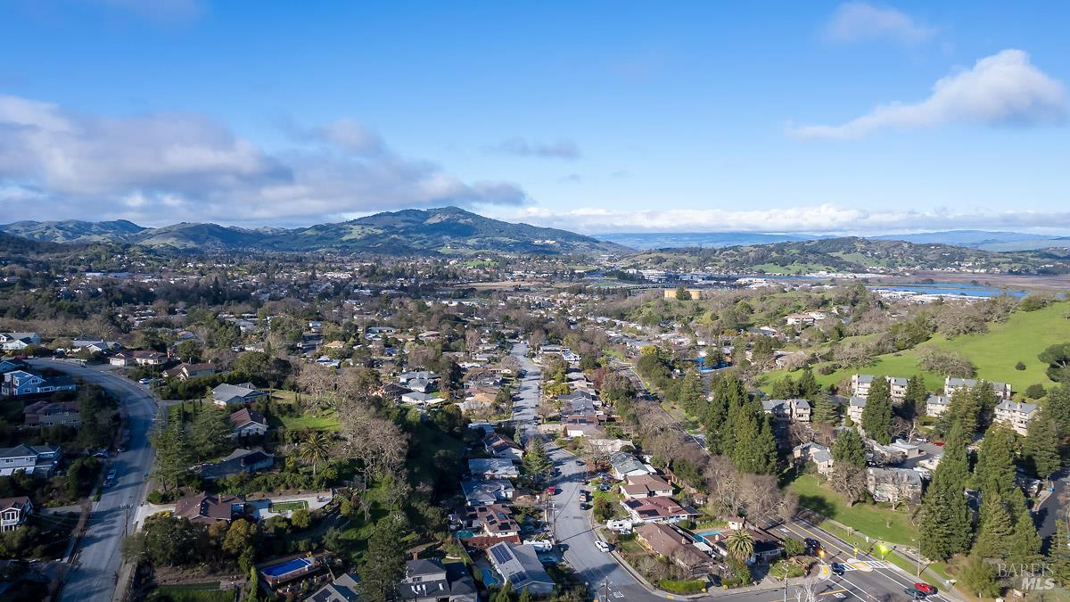 Detail Gallery Image 17 of 19 For 1125 Cambridge St, Novato,  CA 94947 - 3 Beds | 2 Baths