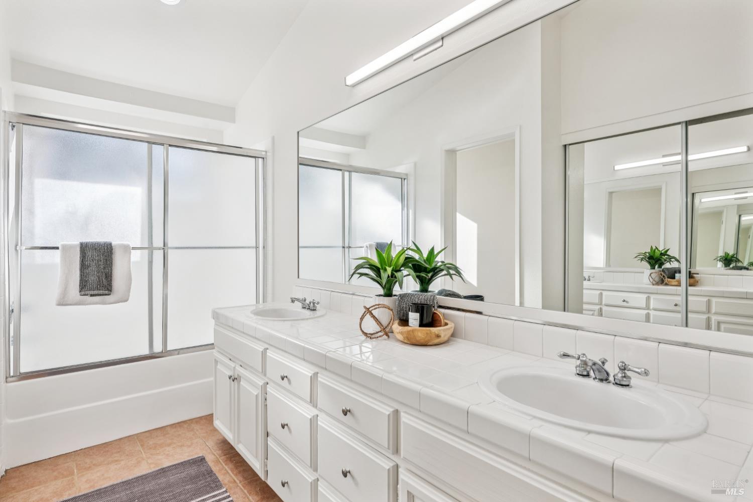 Detail Gallery Image 28 of 41 For 160 Flametree Cir, Windsor,  CA 95492 - 3 Beds | 2 Baths