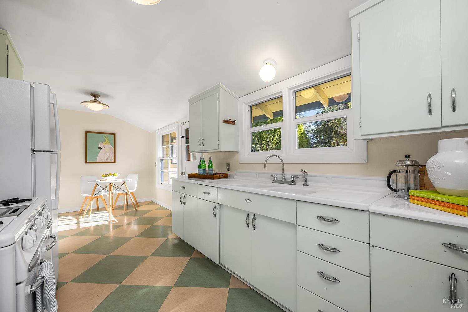 Detail Gallery Image 19 of 47 For 7225 Bodega Ave, Sebastopol,  CA 95472 - 2 Beds | 1 Baths