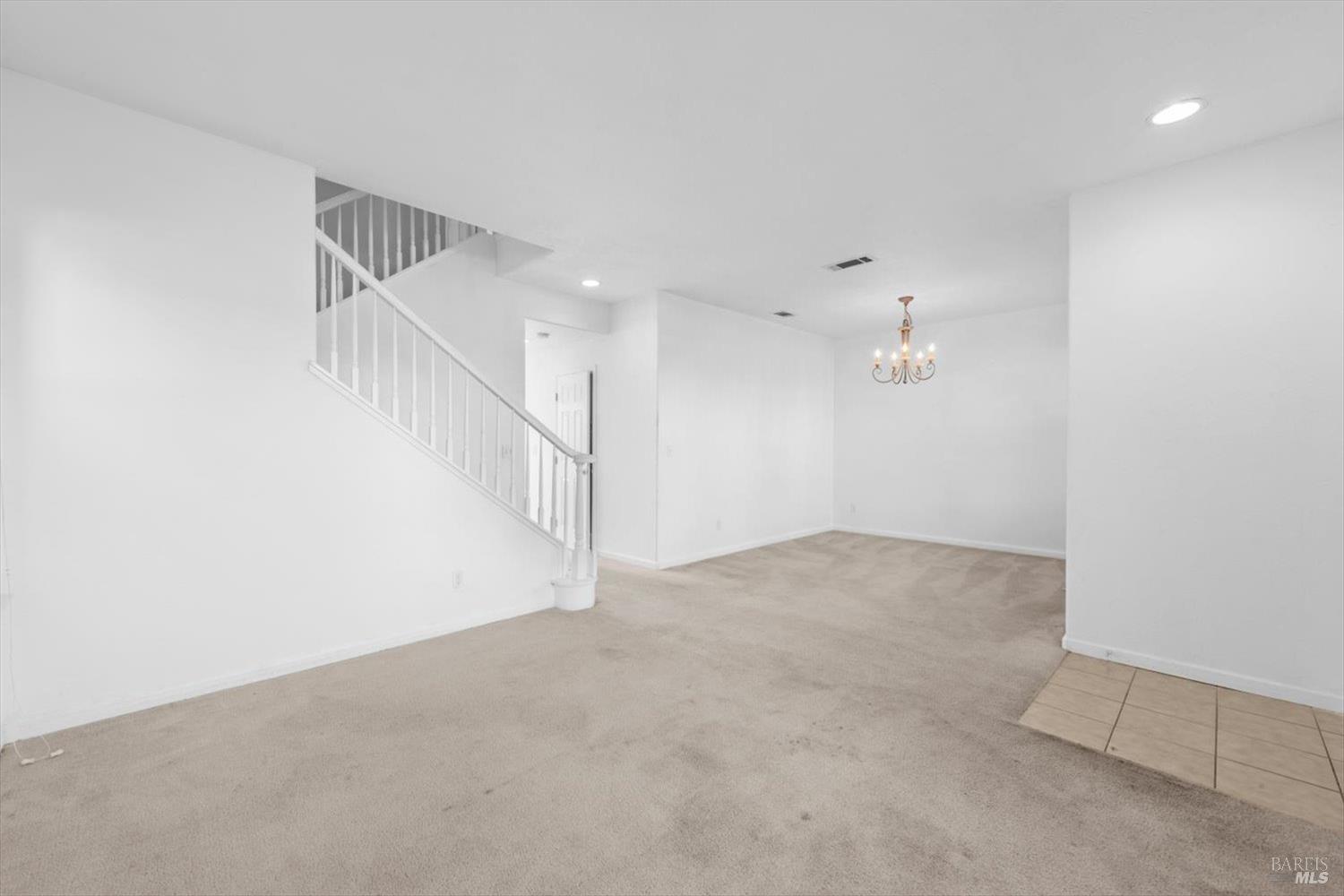 Detail Gallery Image 6 of 47 For 1325 Valley Glen Dr, Dixon,  CA 95620 - 3 Beds | 2/1 Baths