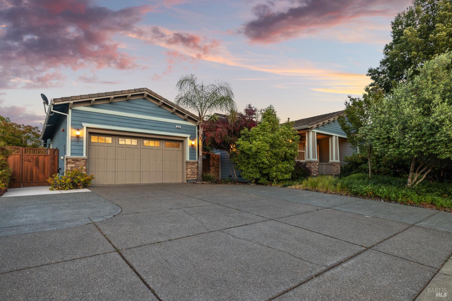 Detail Gallery Image 4 of 50 For 8596 Starr Rd, Windsor,  CA 95492 - 4 Beds | 3 Baths