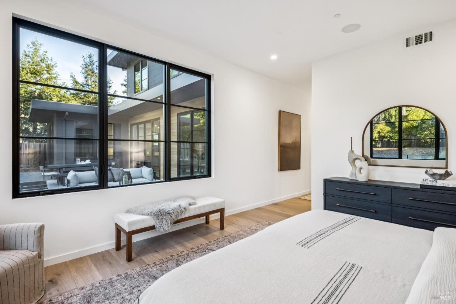 Detail Gallery Image 36 of 76 For 33 Fawn Dr, San Anselmo,  CA 94960 - 5 Beds | 4/1 Baths