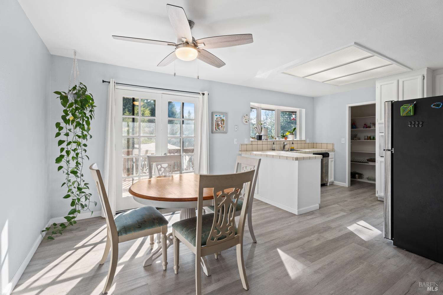 Detail Gallery Image 8 of 25 For 23929 Nutmeg Pl, Willits,  CA 95490 - 3 Beds | 2 Baths