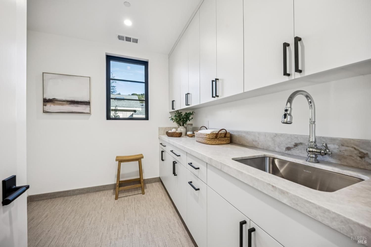 Detail Gallery Image 27 of 76 For 33 Fawn Dr, San Anselmo,  CA 94960 - 5 Beds | 4/1 Baths