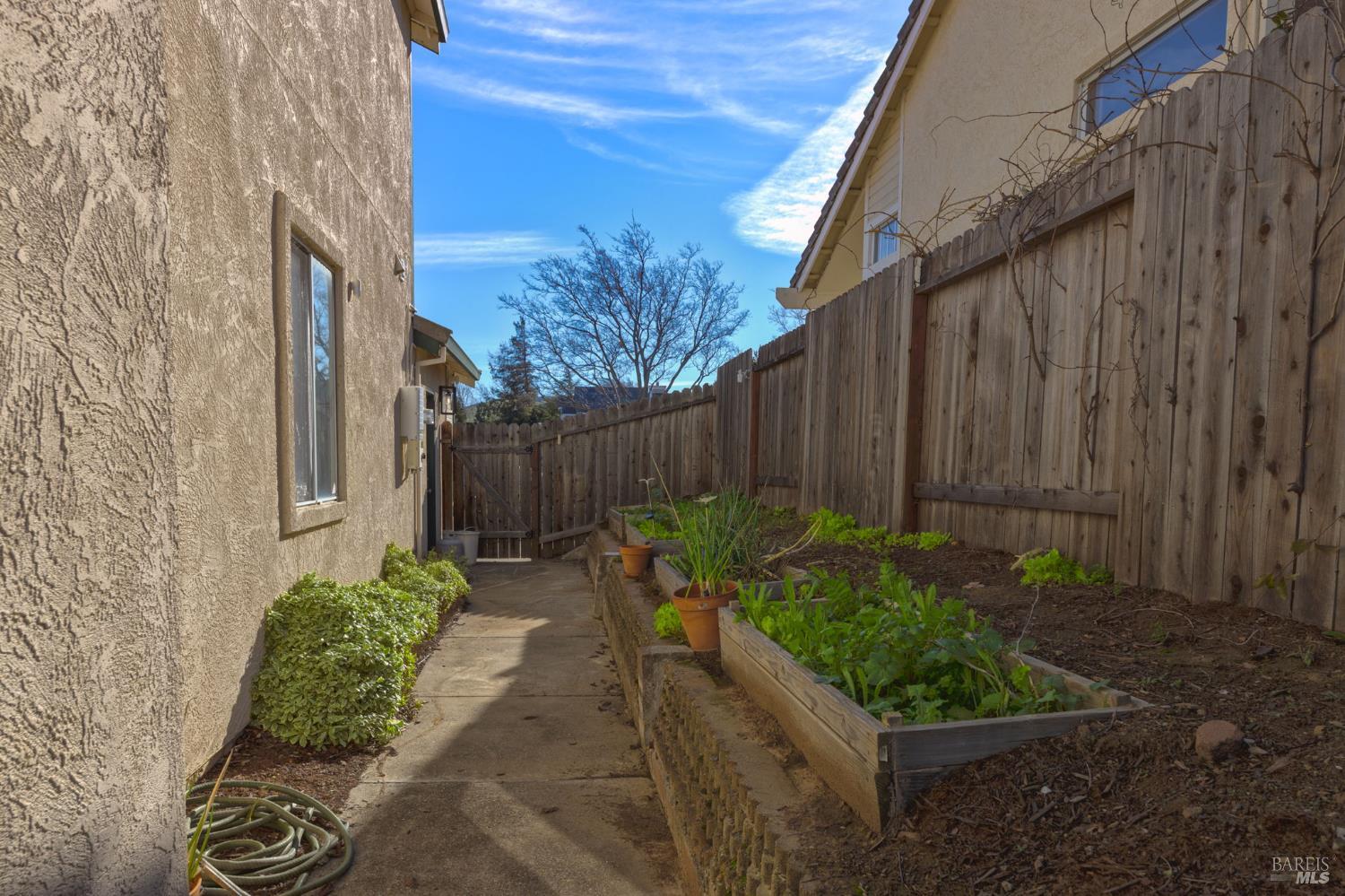 Detail Gallery Image 46 of 61 For 1626 Highland Cir, Fairfield,  CA 94534 - 4 Beds | 2/1 Baths