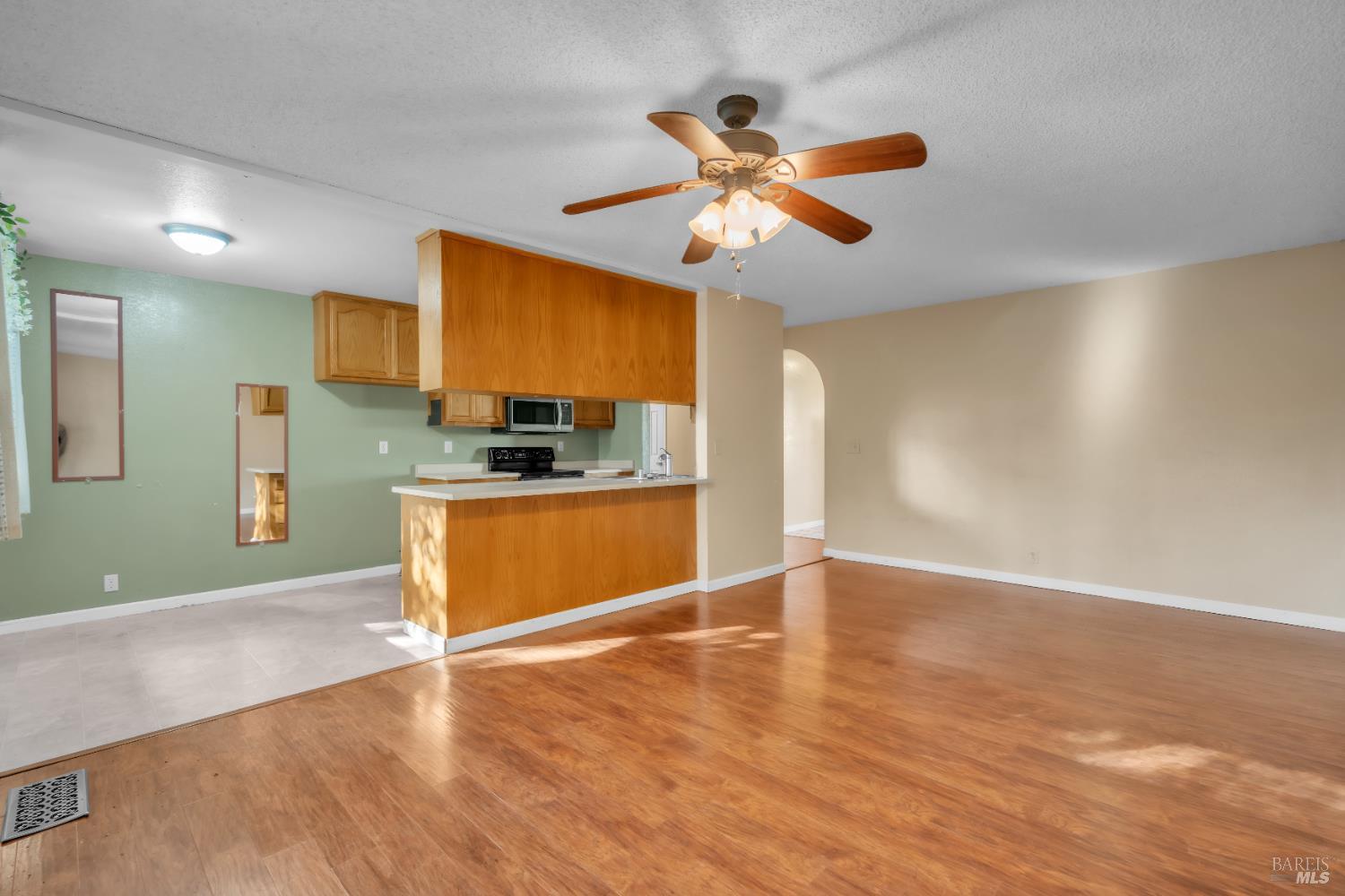 Detail Gallery Image 10 of 33 For 793 Marigold Dr, Fairfield,  CA 94533 - 4 Beds | 2 Baths