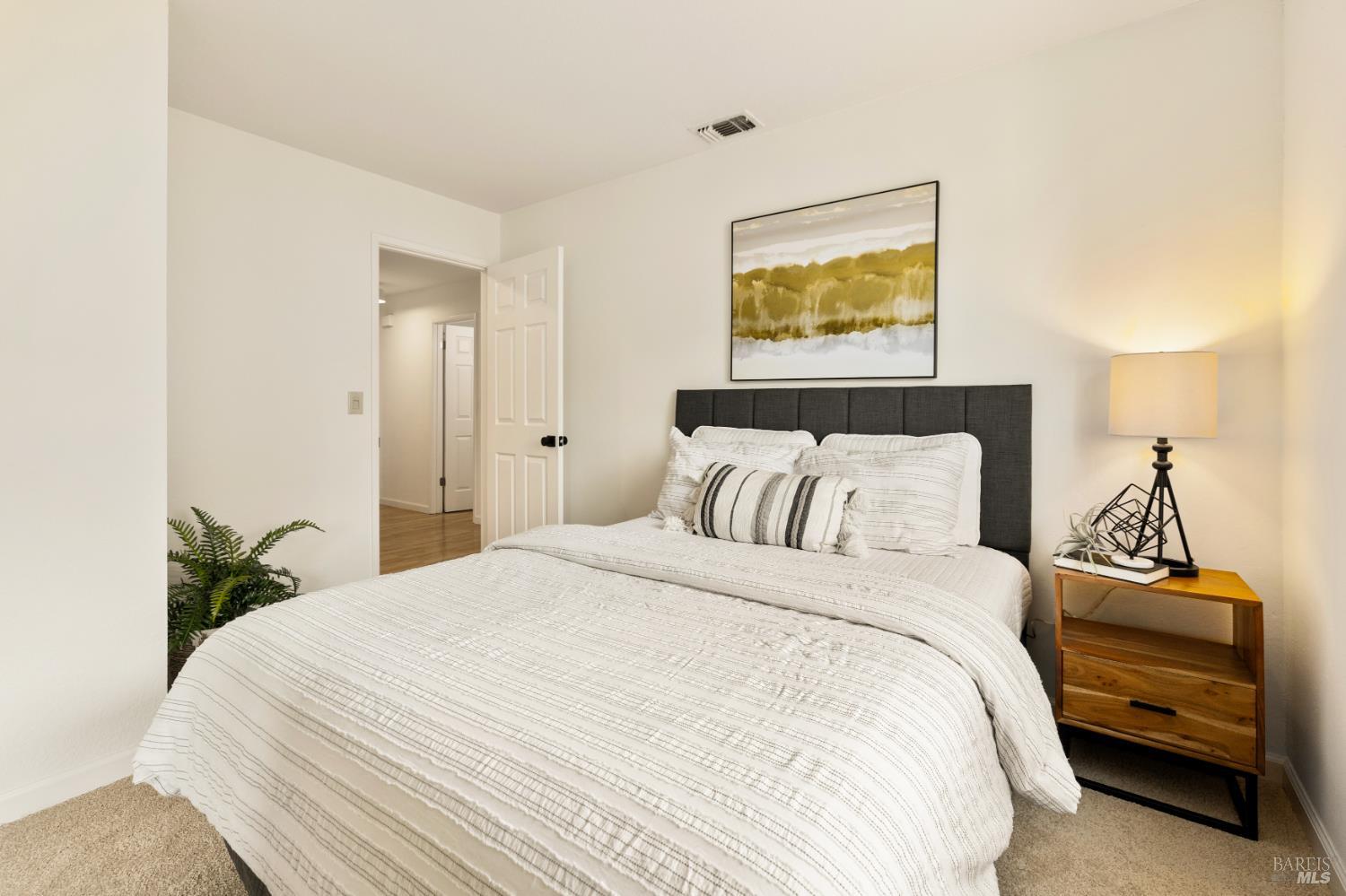 Detail Gallery Image 33 of 47 For 340 Kendrick Ln, Vacaville,  CA 95687 - 3 Beds | 2 Baths