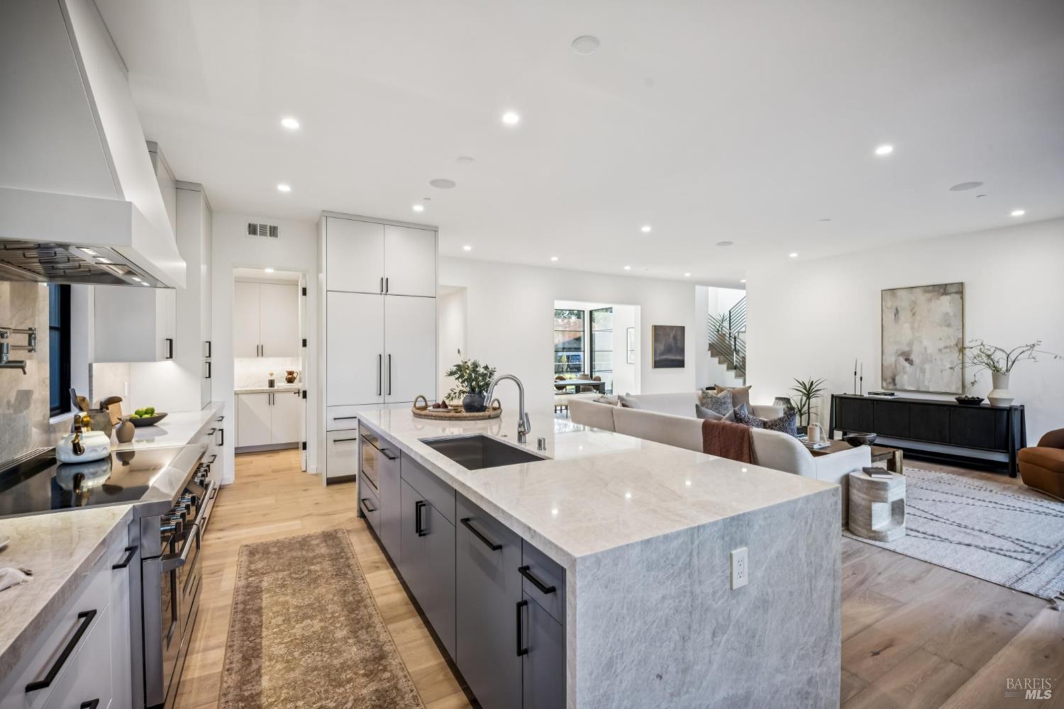 Detail Gallery Image 20 of 76 For 33 Fawn Dr, San Anselmo,  CA 94960 - 5 Beds | 4/1 Baths