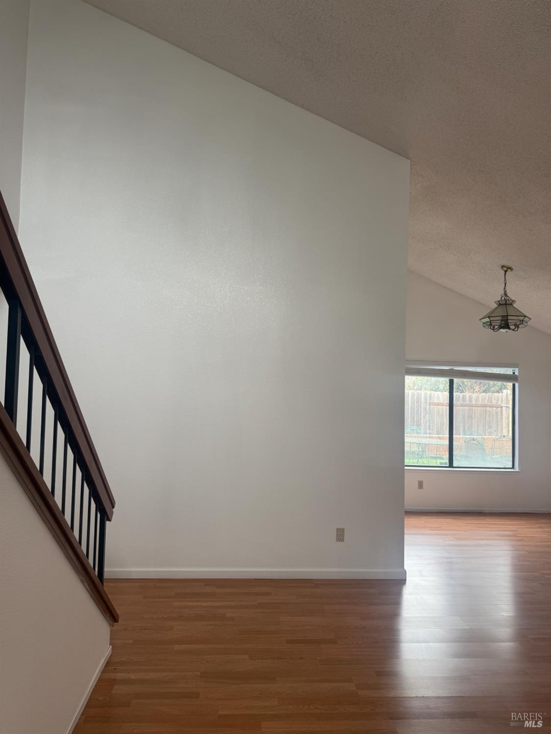 Detail Gallery Image 4 of 15 For 290 Kent Pl, American Canyon,  CA 94503 - 4 Beds | 2/1 Baths