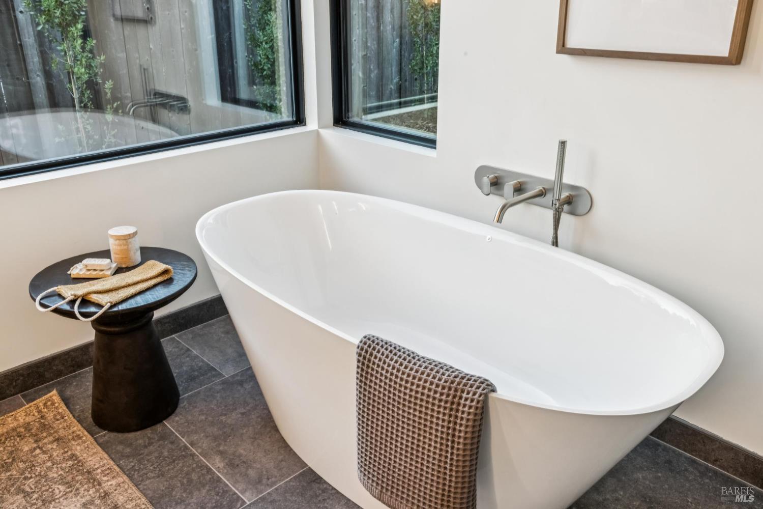 Detail Gallery Image 42 of 76 For 33 Fawn Dr, San Anselmo,  CA 94960 - 5 Beds | 4/1 Baths