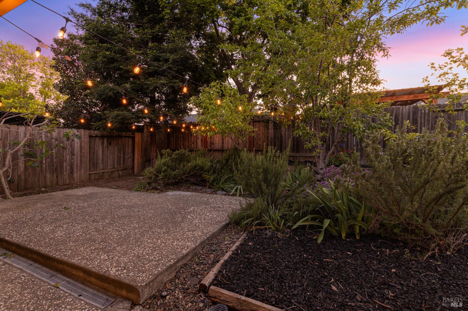 Detail Gallery Image 9 of 47 For 340 Kendrick Ln, Vacaville,  CA 95687 - 3 Beds | 2 Baths