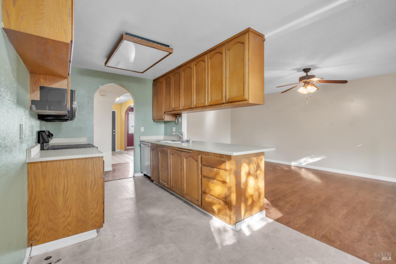 Detail Gallery Image 12 of 33 For 793 Marigold Dr, Fairfield,  CA 94533 - 4 Beds | 2 Baths