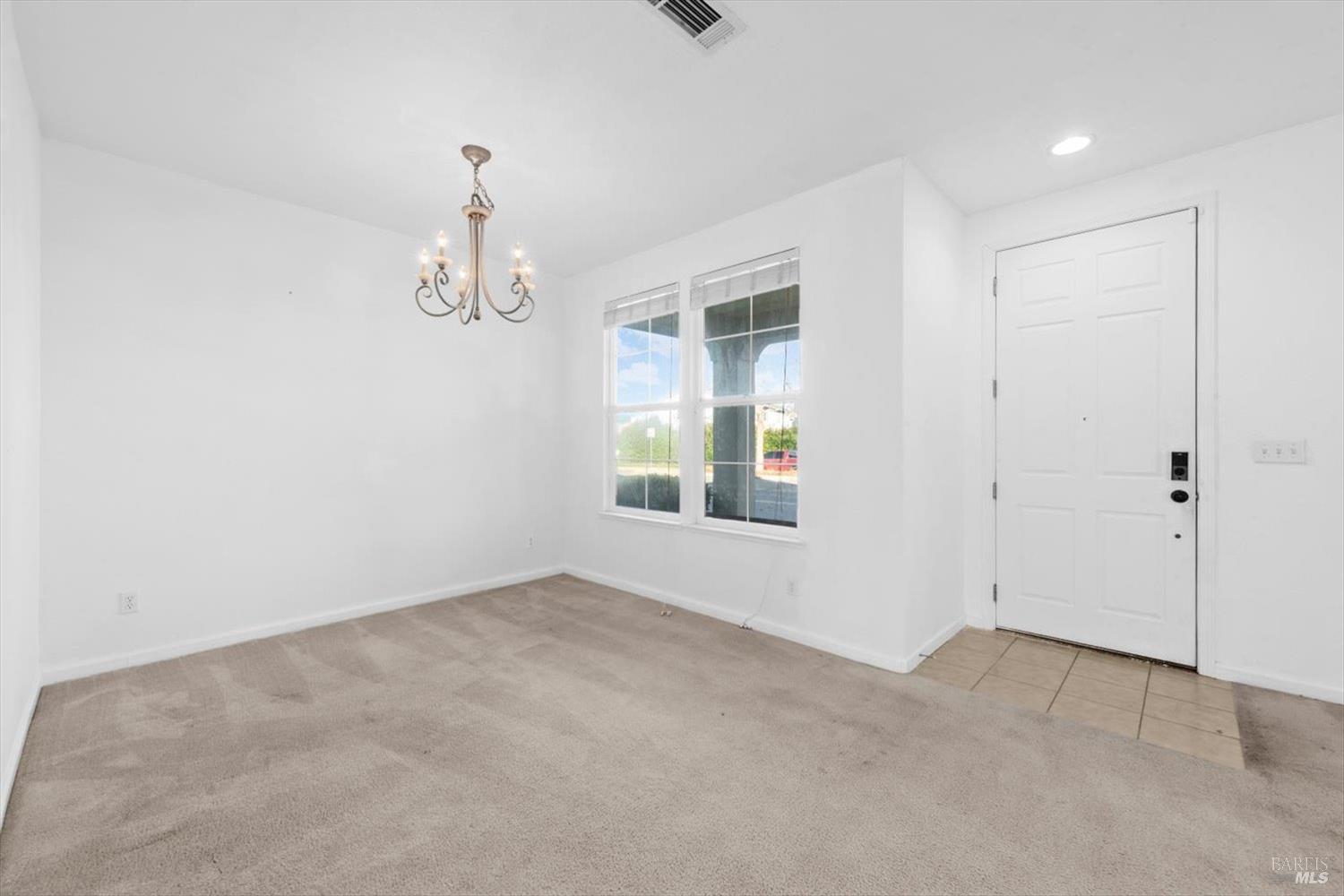 Detail Gallery Image 9 of 47 For 1325 Valley Glen Dr, Dixon,  CA 95620 - 3 Beds | 2/1 Baths