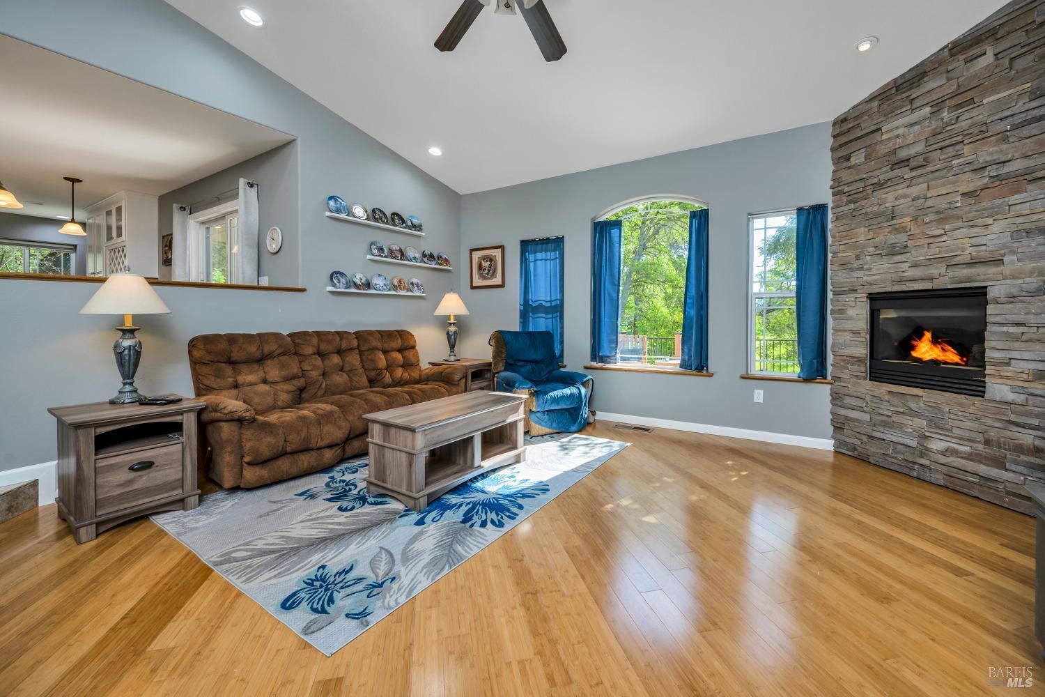 Detail Gallery Image 5 of 51 For 2720 Hartley St, Lakeport,  CA 95453 - 4 Beds | 3/1 Baths