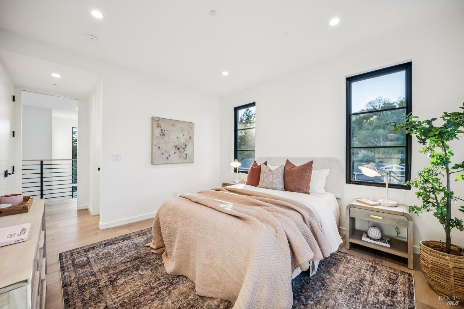 Detail Gallery Image 56 of 76 For 33 Fawn Dr, San Anselmo,  CA 94960 - 5 Beds | 4/1 Baths