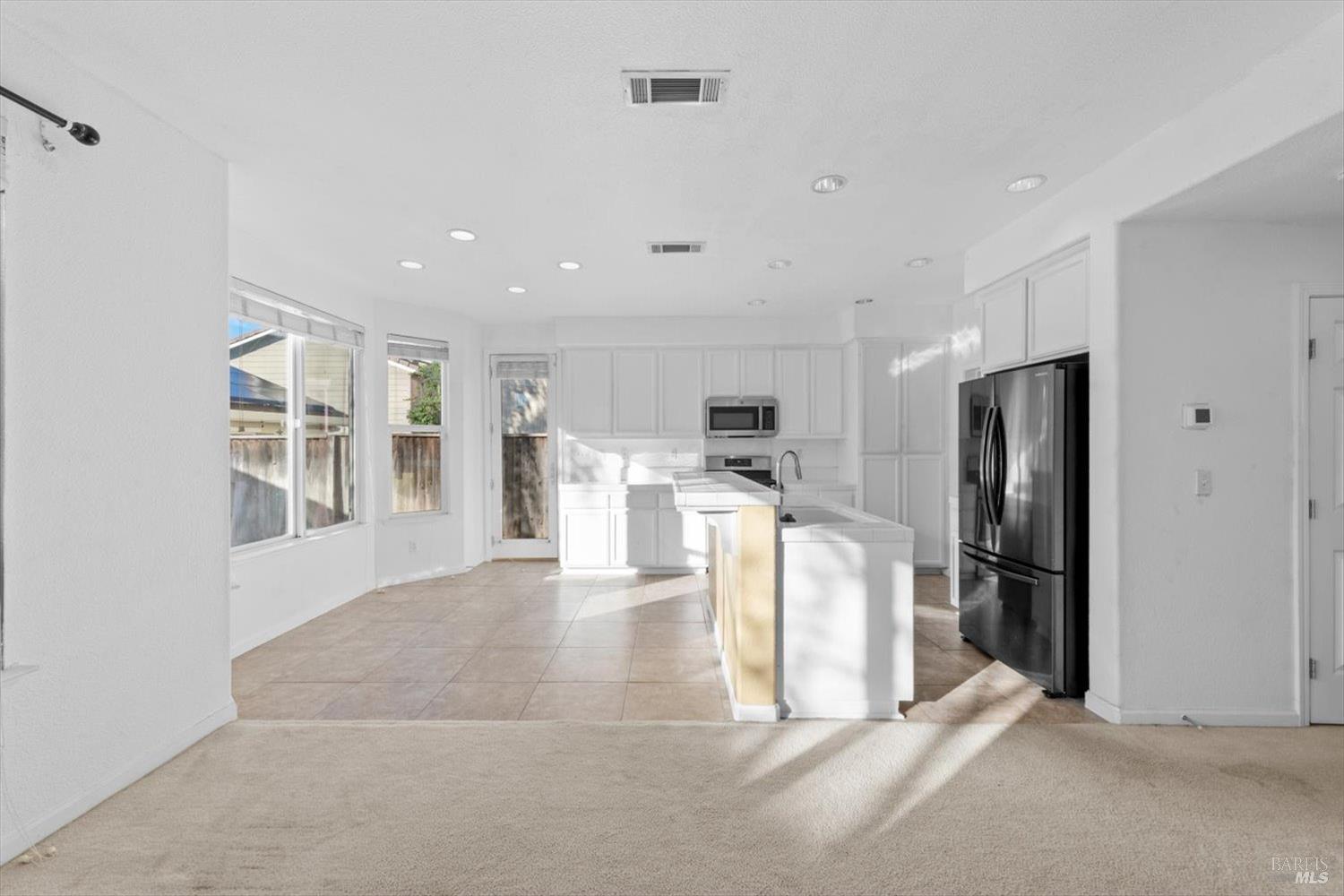 Detail Gallery Image 15 of 47 For 1325 Valley Glen Dr, Dixon,  CA 95620 - 3 Beds | 2/1 Baths