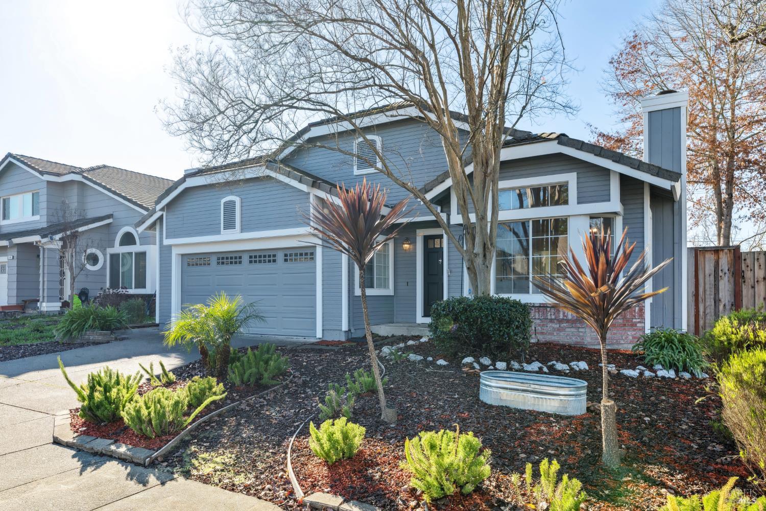 Detail Gallery Image 2 of 41 For 160 Flametree Cir, Windsor,  CA 95492 - 3 Beds | 2 Baths