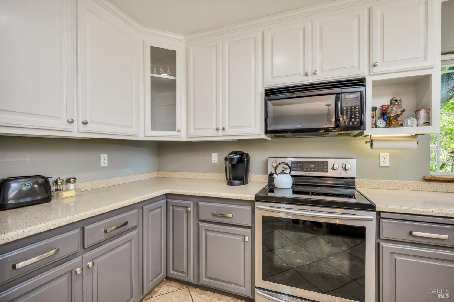 Detail Gallery Image 13 of 51 For 2720 Hartley St, Lakeport,  CA 95453 - 4 Beds | 3/1 Baths