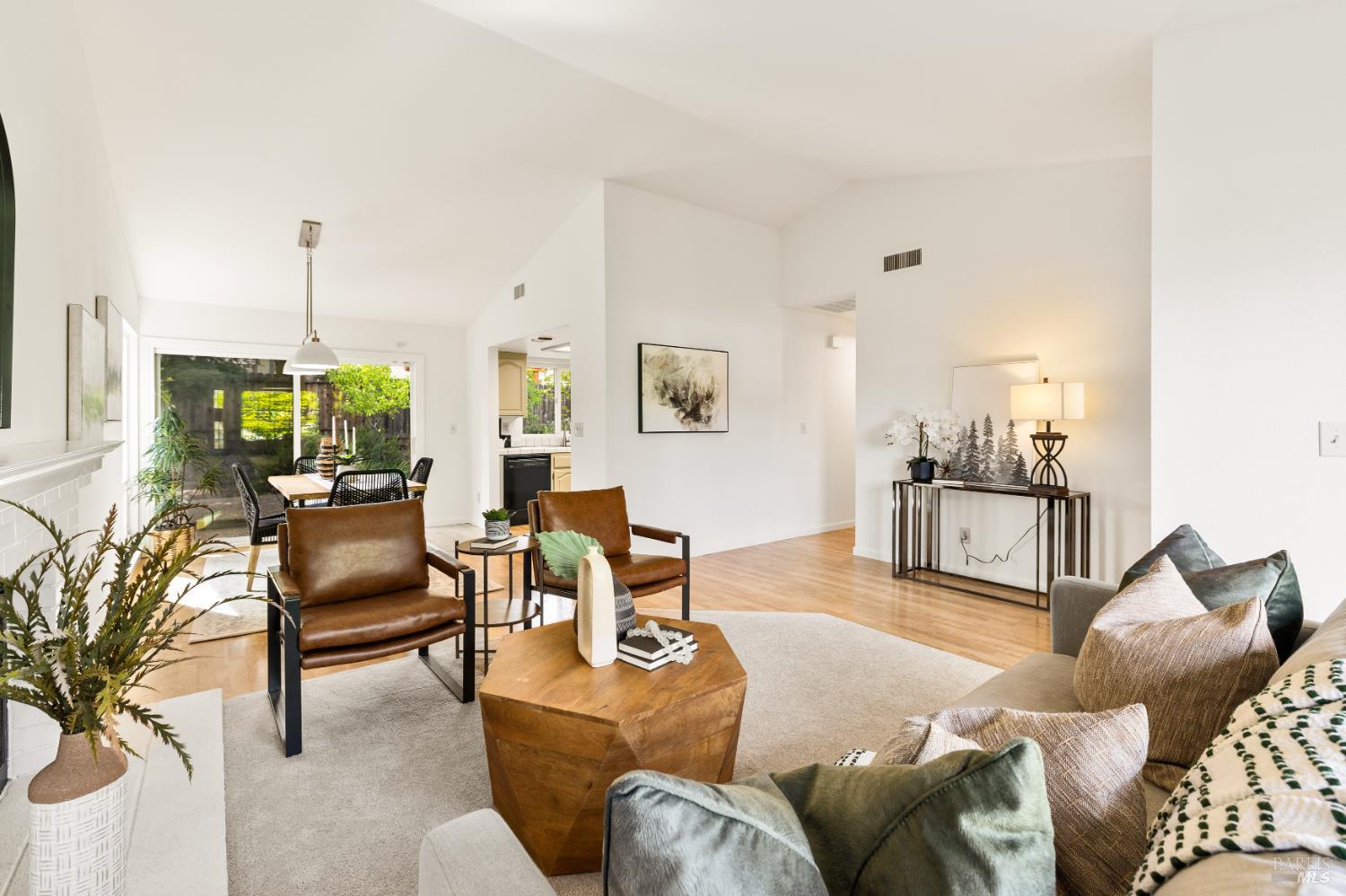 Detail Gallery Image 15 of 47 For 340 Kendrick Ln, Vacaville,  CA 95687 - 3 Beds | 2 Baths