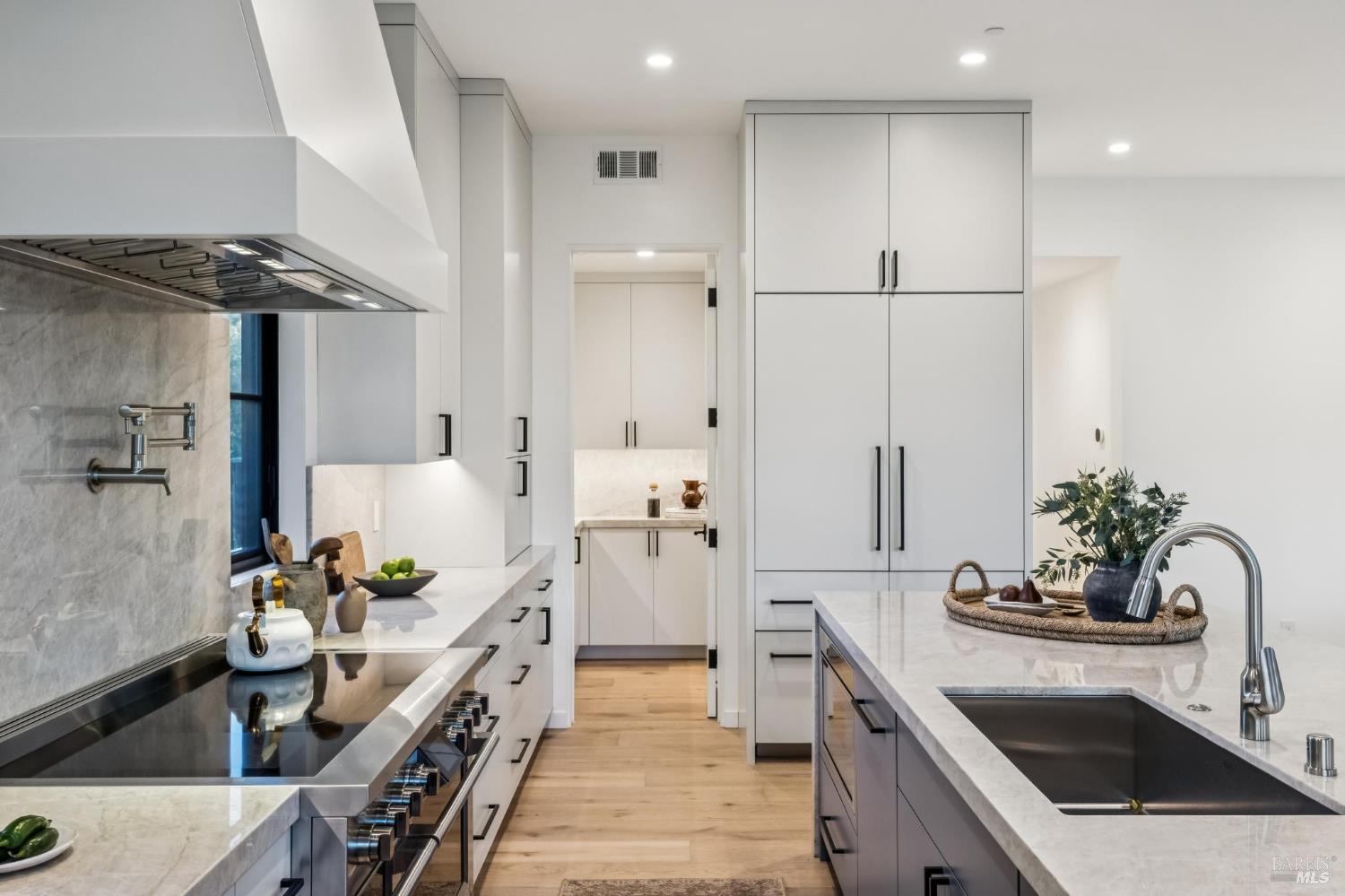 Detail Gallery Image 18 of 76 For 33 Fawn Dr, San Anselmo,  CA 94960 - 5 Beds | 4/1 Baths