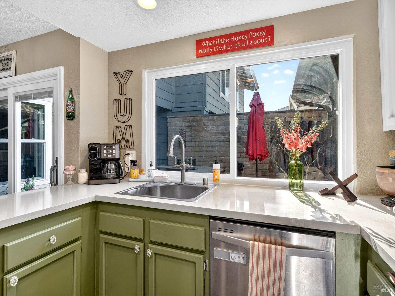 Detail Gallery Image 13 of 45 For 2936 Sunbird Dr, Fairfield,  CA 94533 - 3 Beds | 2/1 Baths