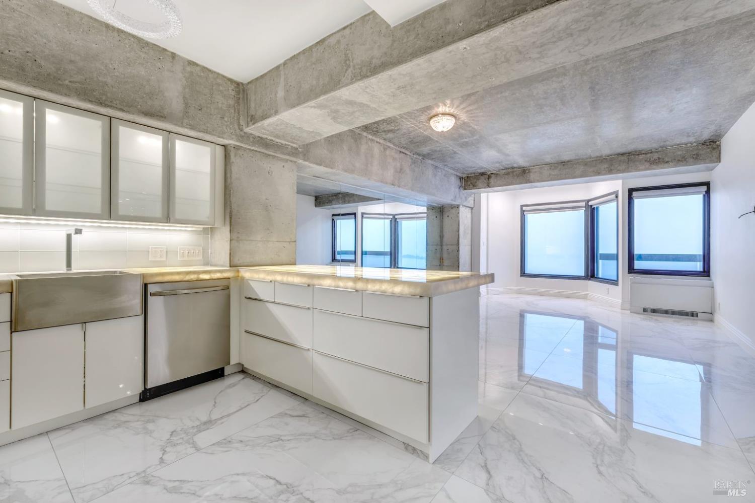 Detail Gallery Image 82 of 83 For 6363 Christie Ave #2513,  Emeryville,  CA 94608 - 1 Beds | 1 Baths