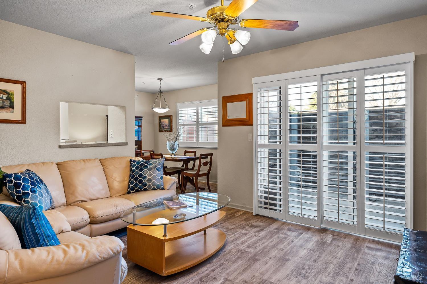 Detail Gallery Image 9 of 45 For 160 Sutherlin Ln, Fairfield,  CA 94534 - 2 Beds | 2/1 Baths