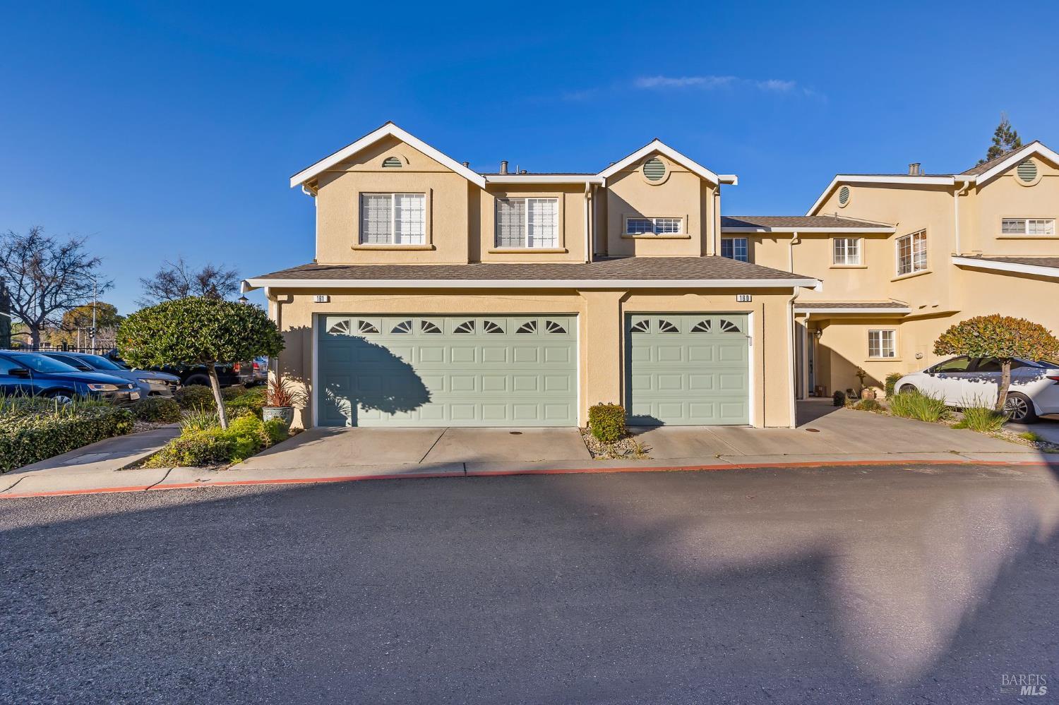 Detail Gallery Image 4 of 45 For 160 Sutherlin Ln, Fairfield,  CA 94534 - 2 Beds | 2/1 Baths