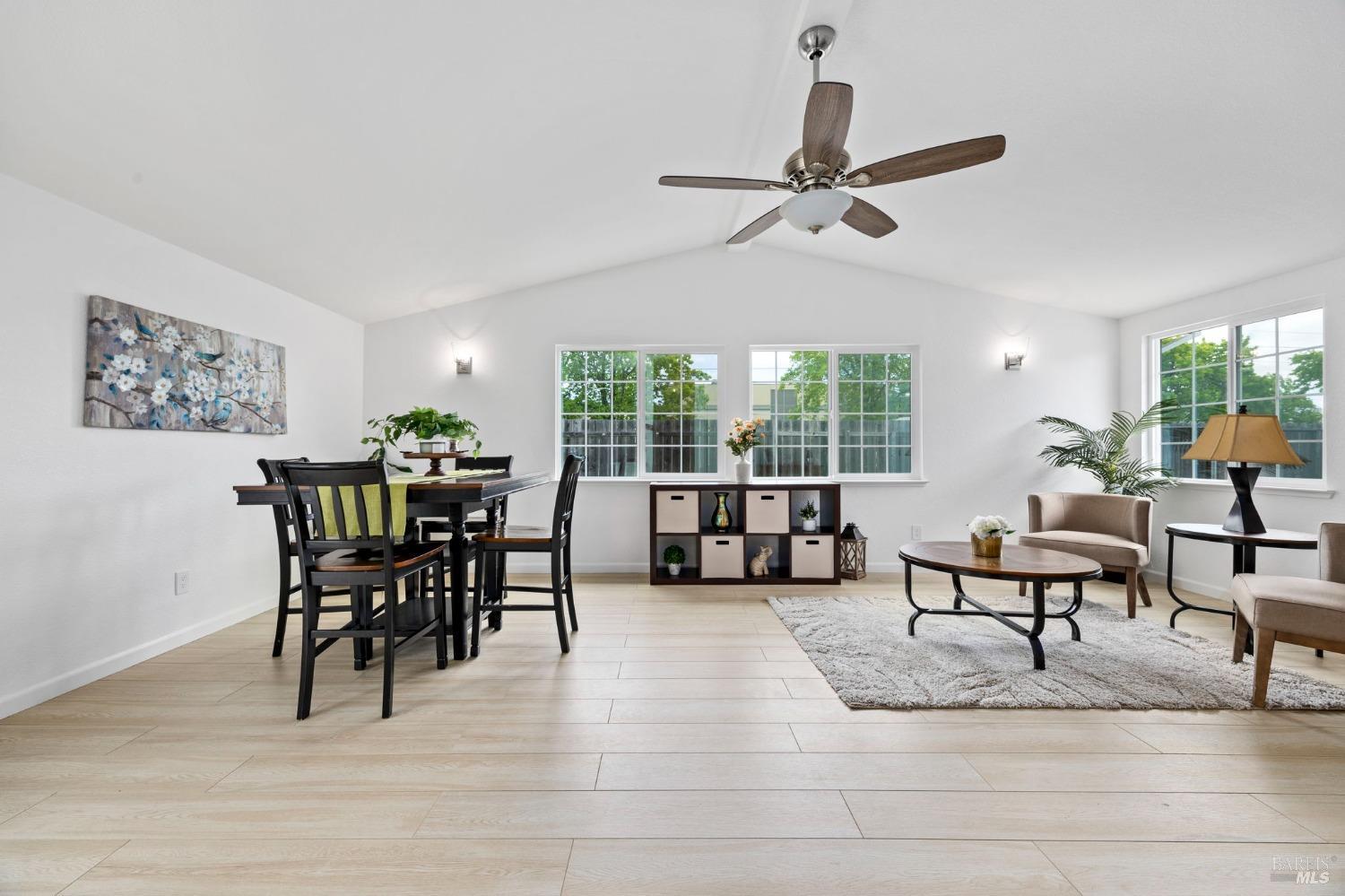 Detail Gallery Image 7 of 41 For 240 Rinaldo Dr, Vallejo,  CA 94589 - 3 Beds | 1 Baths