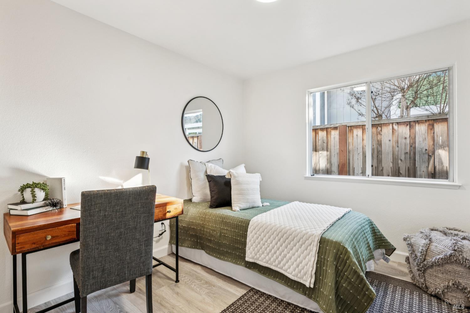 Detail Gallery Image 34 of 41 For 160 Flametree Cir, Windsor,  CA 95492 - 3 Beds | 2 Baths