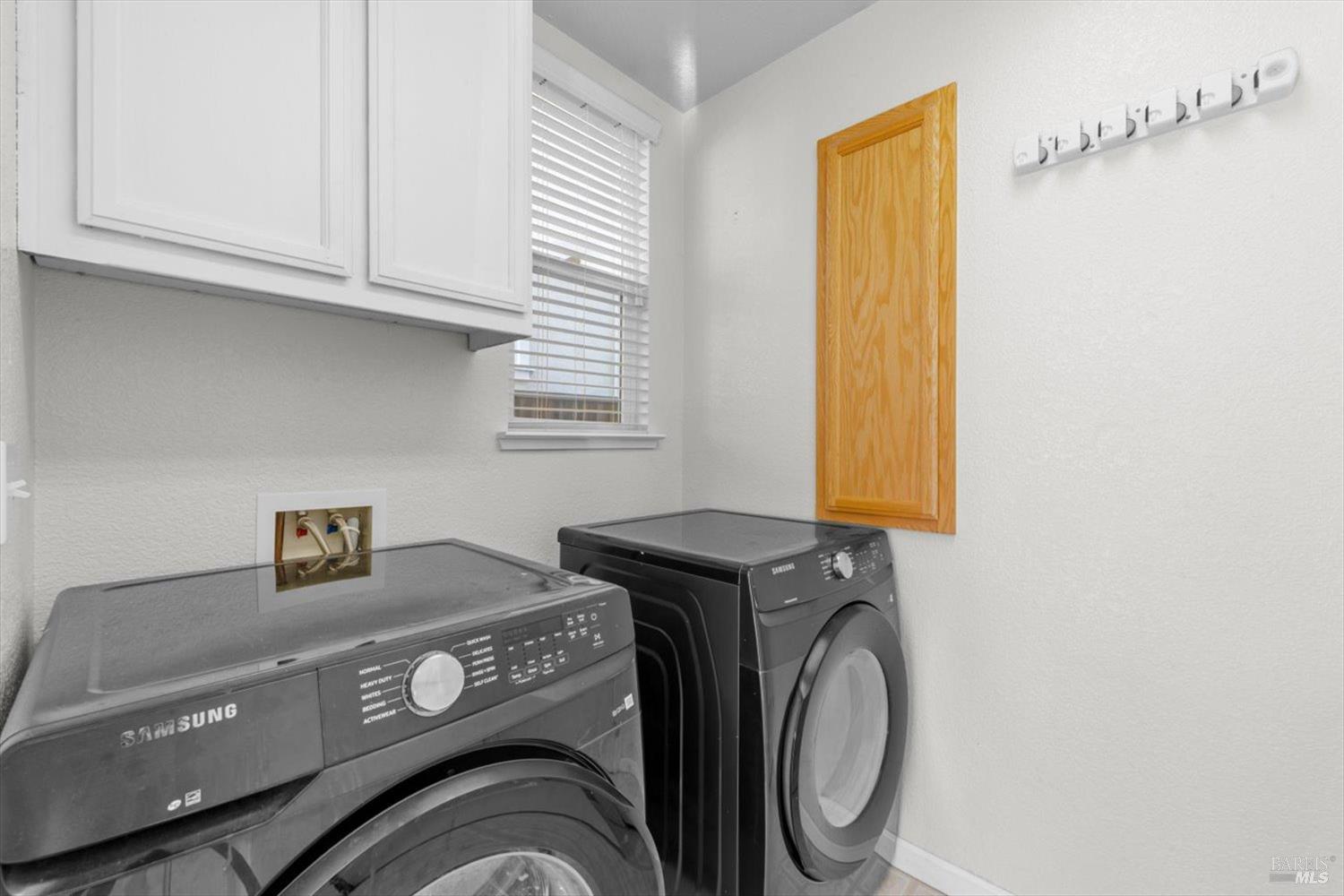 Detail Gallery Image 24 of 47 For 1325 Valley Glen Dr, Dixon,  CA 95620 - 3 Beds | 2/1 Baths