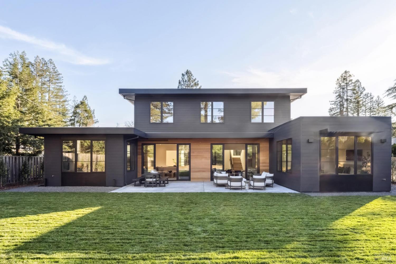 Detail Gallery Image 7 of 76 For 33 Fawn Dr, San Anselmo,  CA 94960 - 5 Beds | 4/1 Baths