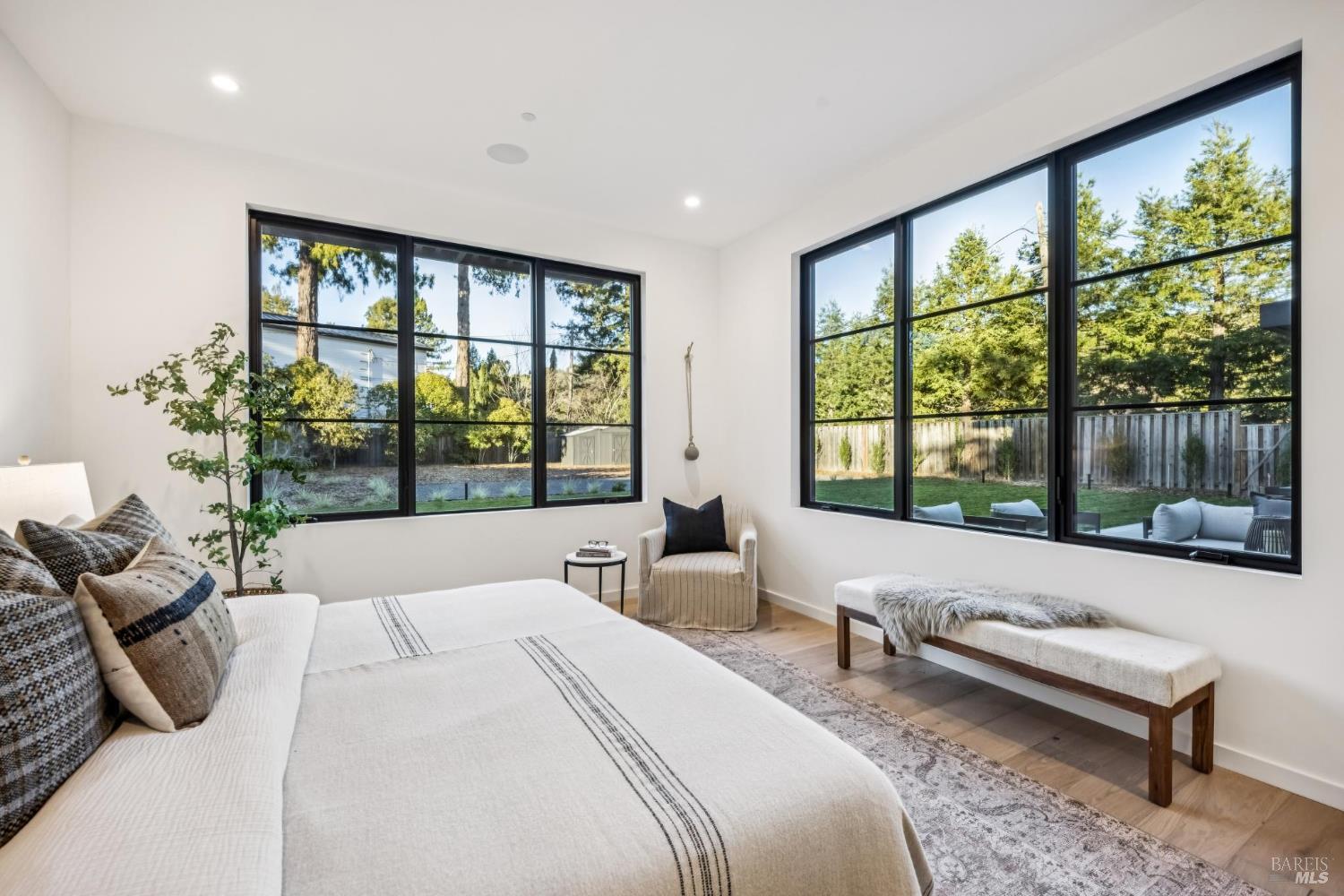 Detail Gallery Image 35 of 76 For 33 Fawn Dr, San Anselmo,  CA 94960 - 5 Beds | 4/1 Baths