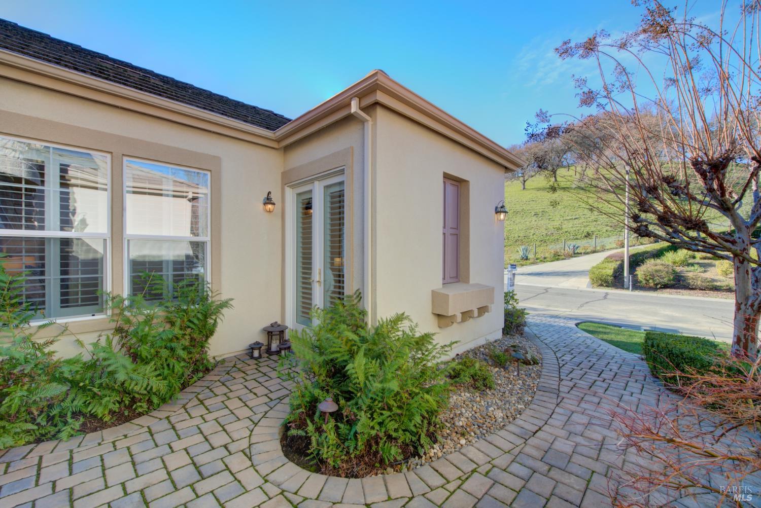 Detail Gallery Image 8 of 60 For 3369 Pebble Beach Ct, Fairfield,  CA 94534 - 3 Beds | 2/1 Baths